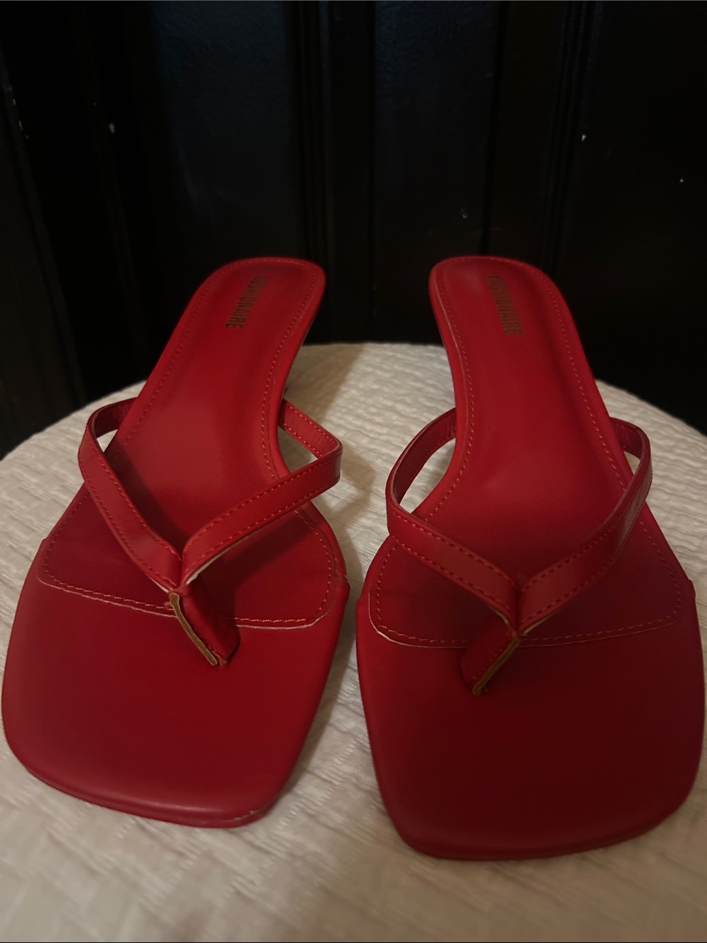 Cushionaire Kitten Heel in red